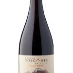 Bodega Volcanes Tectonia Pinot Noir