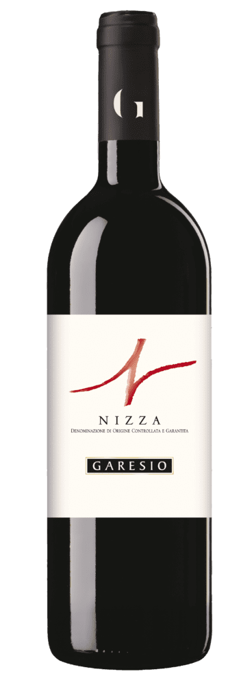 Nizza Garesio red wine bottle