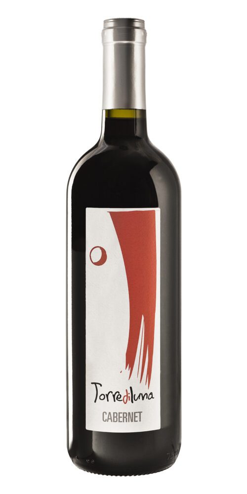 The red wine Cabernet delle Venezie IGT is intense with aromas of fresh fruit, like red berries and hints of spice and a touch of smokiness.